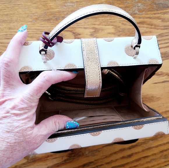 ๐50% OFF - NWTโผ๏ธ Kate Spade brand Wrapping Party Gift Box Crossbody - Picture 11 of 14